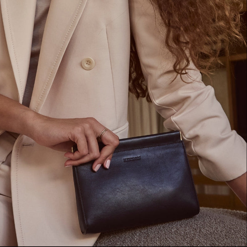 Kinnon | Jones Pouch | NASH + BANKS - Black