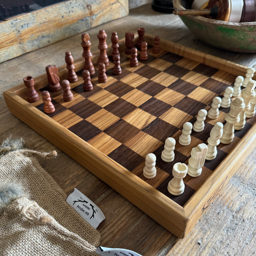 Handcrafted Chess - NASH + BANKS