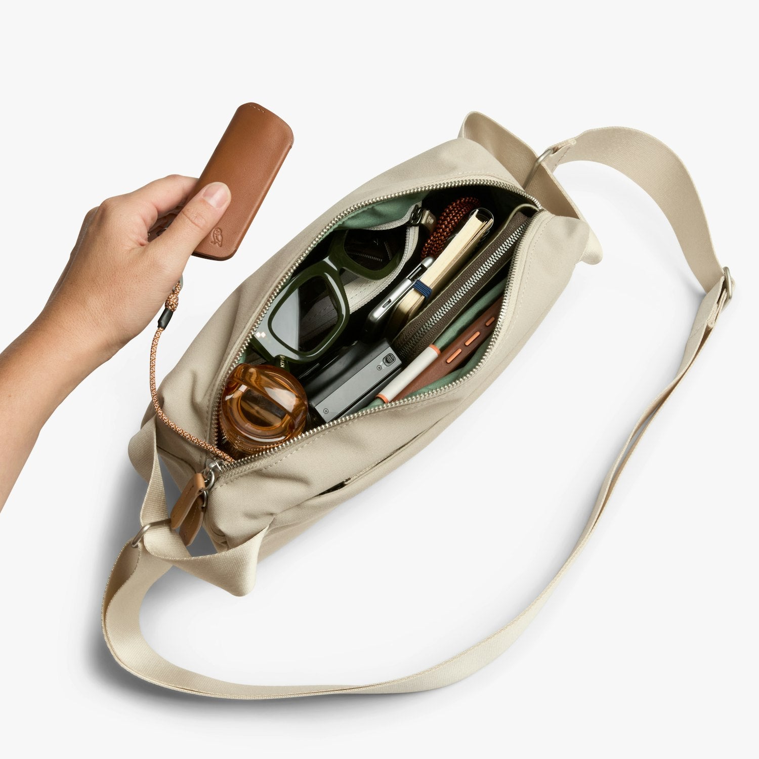 Bellroy | Classic Sling | 5L - NASH + BANKS | Tahini