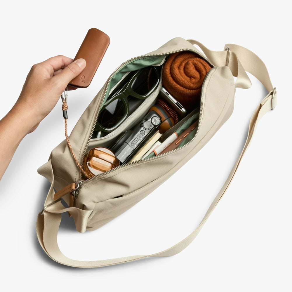 Bellroy | Classic Sling | 7L - NASH + BANKS | Tahini