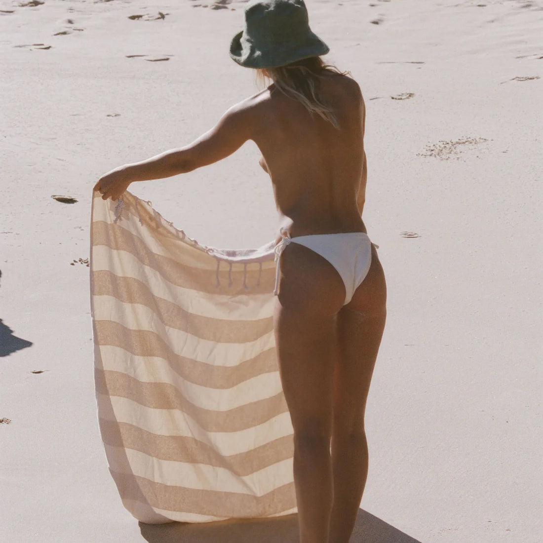 Sunday Supply Co. | Dunes Beach Towel - NASH + BANKS