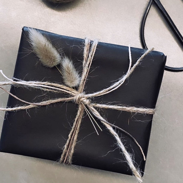Elegant Sustainable Gift Wrapping