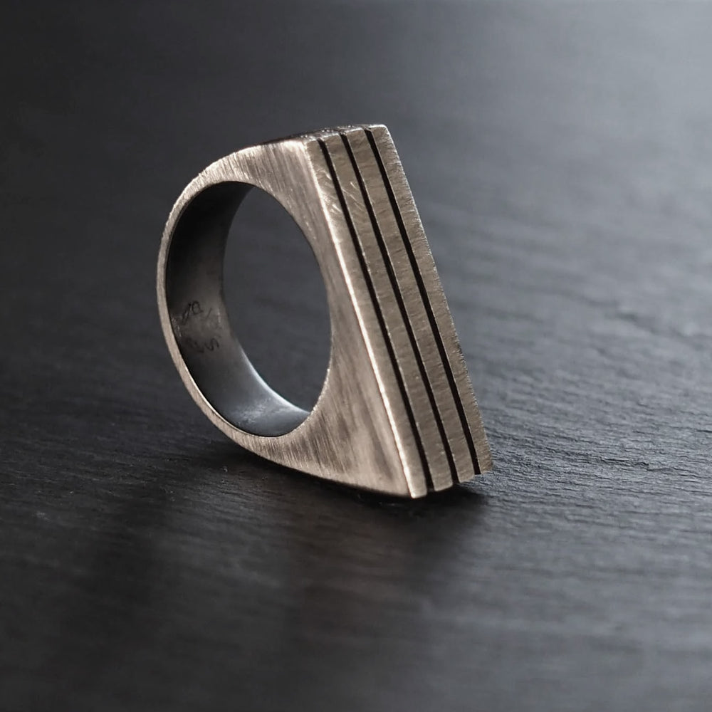 Smith & Poet | Linear Angulo Ring - NASH + BANKS | Oxidised Silver