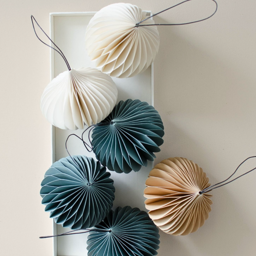 Paper Jewel Ornament | Off-white - NASH + BANKS